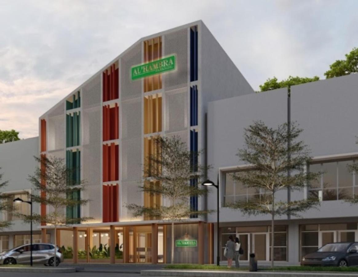 Alhambra Hotel 3*
