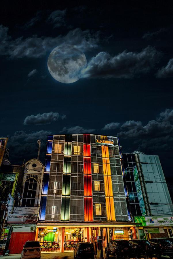 Alhambra Hotel 3*